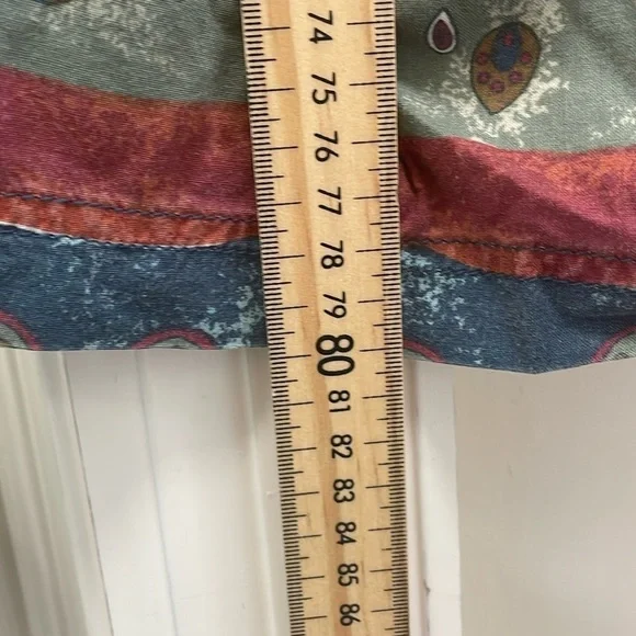 Tommy Bahama - Large Pattern Hawaiian Rayon Blend Button Down Shirt Sleeve - M - Picture 7 of 9